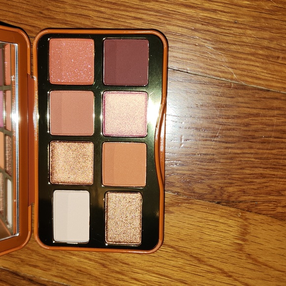 Too Faced Salted Caramel Palette - Picture 1 of 3